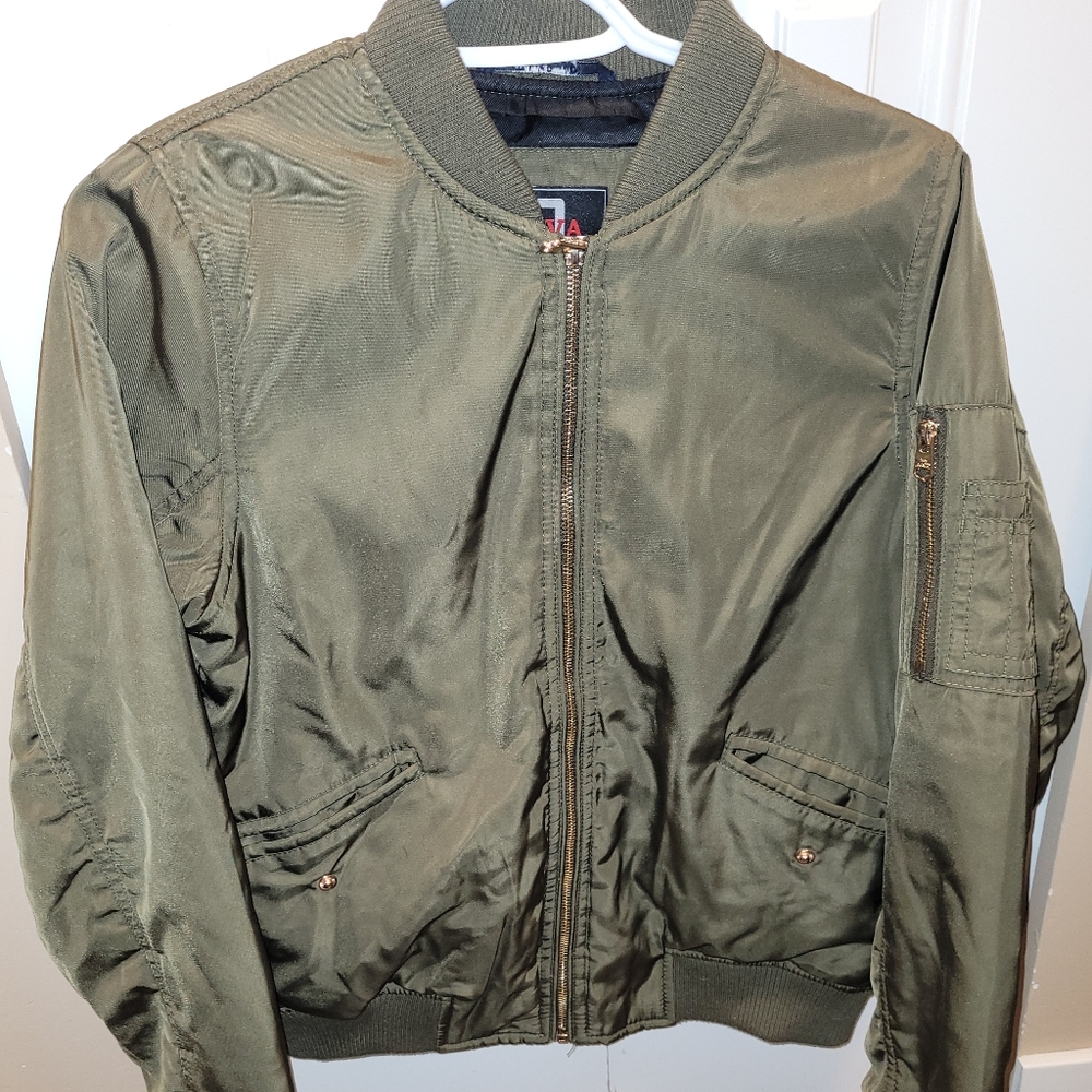 Bomber jacket. Shiny, silky, warm.  Sz sm/med